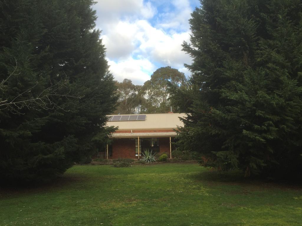 Helen'S Homestead Enfield Exterior photo
